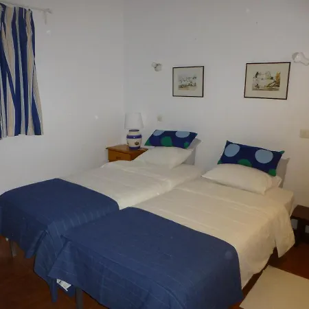 Algarve, Central 1 Bedroom Apartment, Albufeira, In Praia Oura * Albufeira