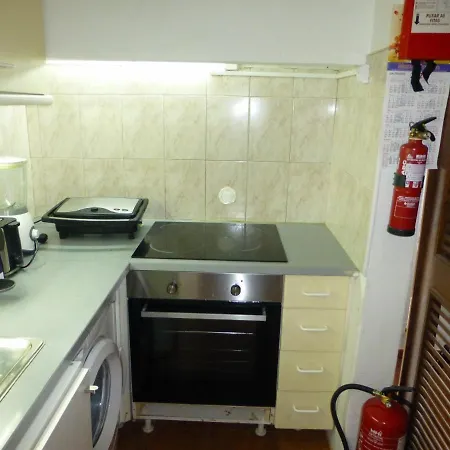 Algarve, Central 1 Bedroom Apartment, Albufeira, In Praia Oura Albufeira