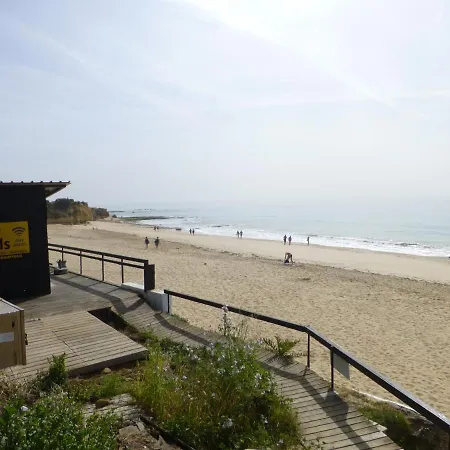 Algarve, Central 1 Bedroom Apartment, Albufeira, In Praia Oura *