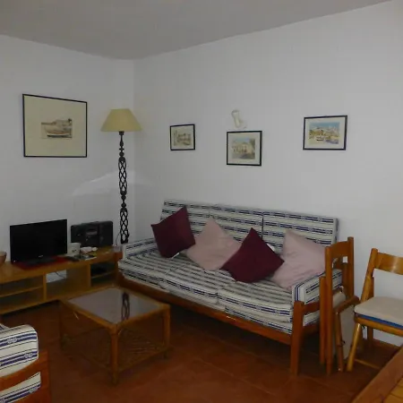 Algarve, Central 1 Bedroom Apartment, Albufeira, In Praia Oura *