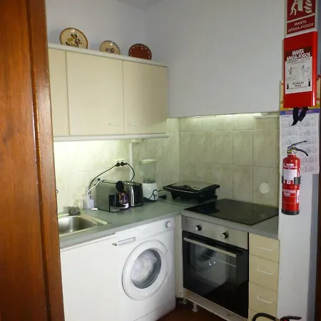 Algarve, Central 1 Bedroom Apartment, Albufeira, In Praia Oura *